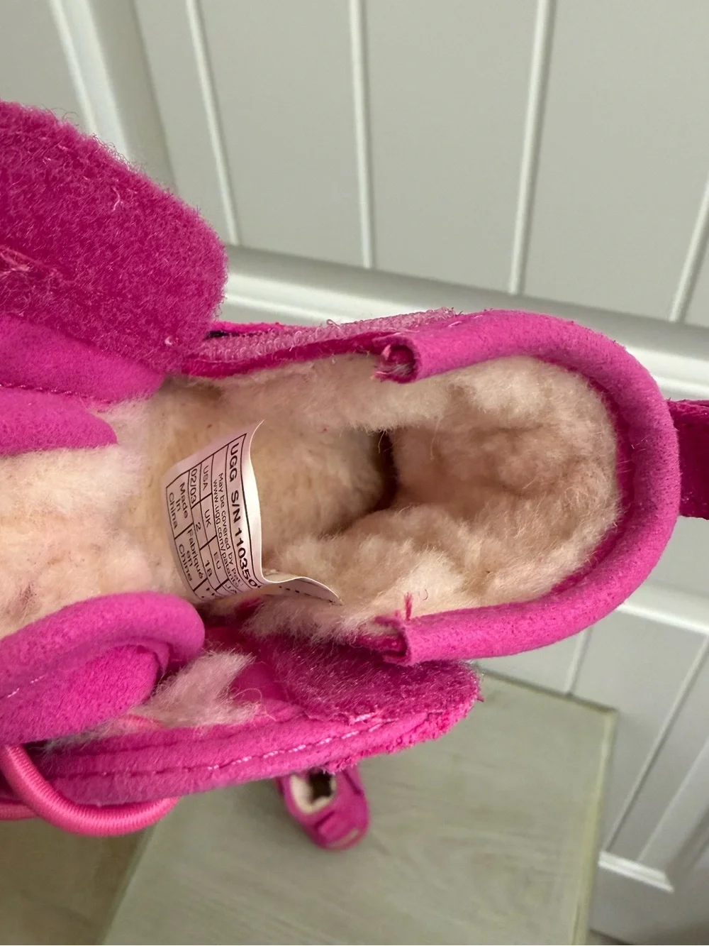 UGG Baby infant Neumel Booties  sz 2/3